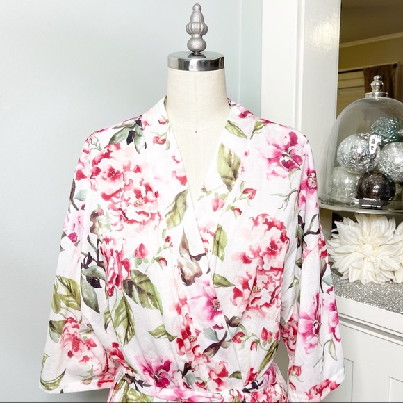 Show Me Your MuMu Robe Brie Pink and White Floral Design - Picture 6 of 12